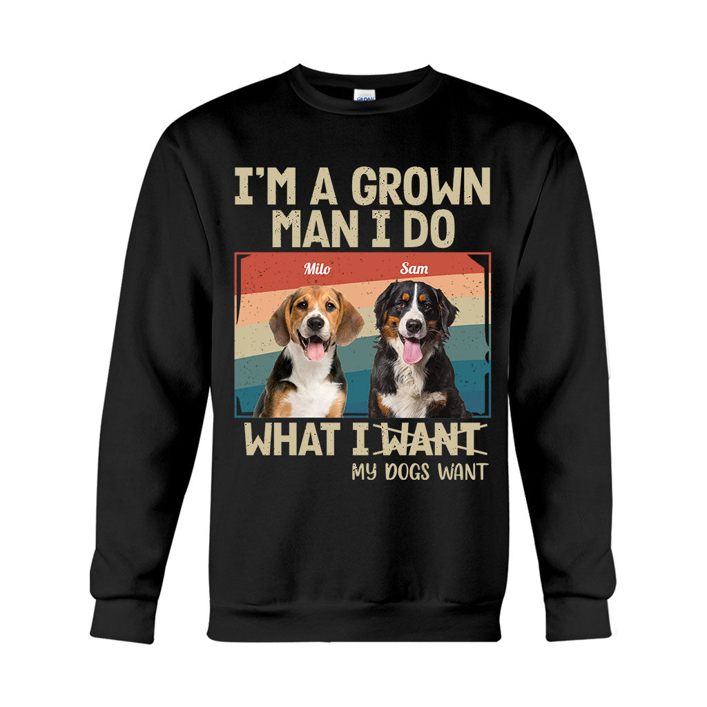 Ich bin ein erwachsener Mann/eine erwachsene Frau, ich mache, was meine Haustiere wollen – personalisiertes Hunde-T-Shirt und Hoodie