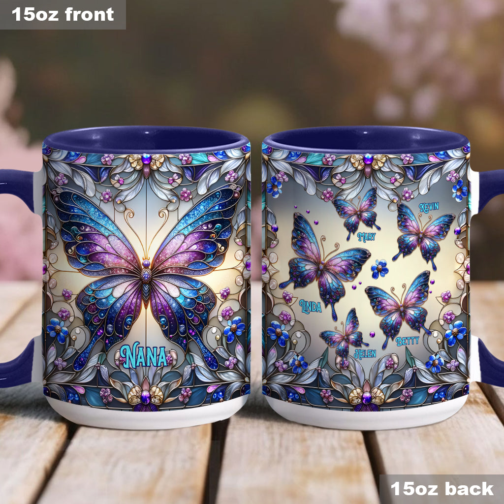 Oma Schmetterling – Personalisierte Tasse mit Oma-Akzent