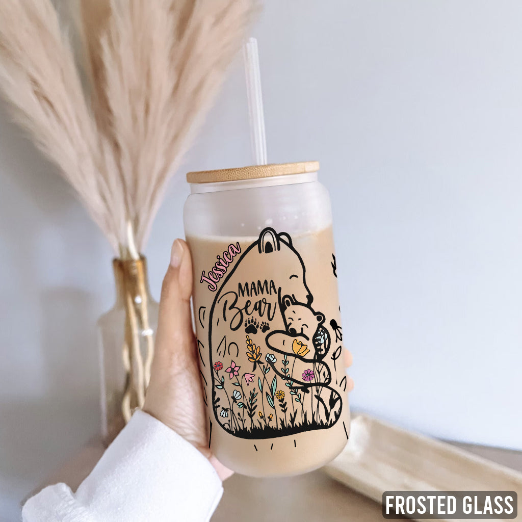 Liebe und Zuneigung für Mama Bär – Personalisiertes Mutter-Glas mit Blumenmotiv