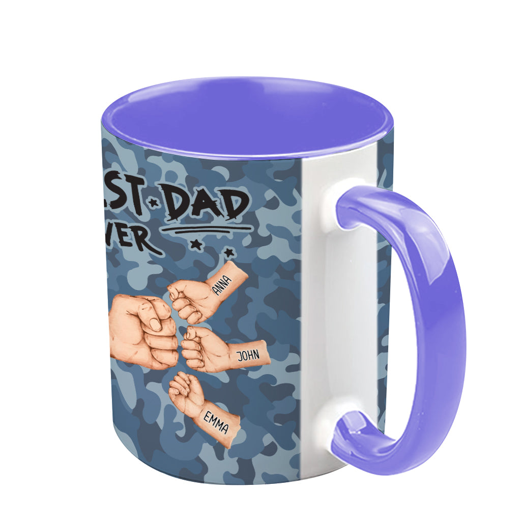 „Bester Papa aller Zeiten“ – personalisierte Tasse mit Camouflage-Muster und Vater-Akzent