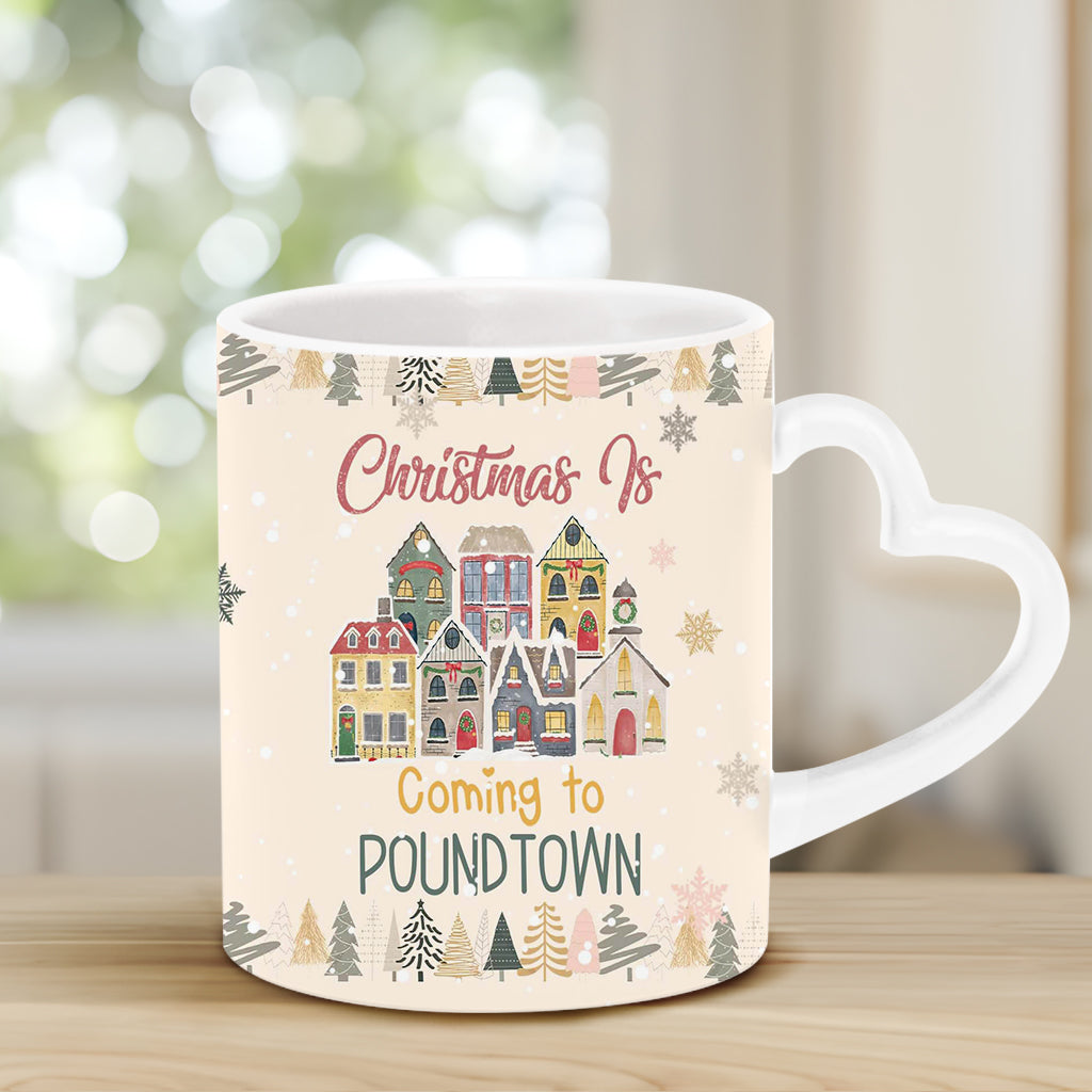 Weihnachten kommt nach Poundtown – Personalisierte Tasse mit Herzgriff für Paare