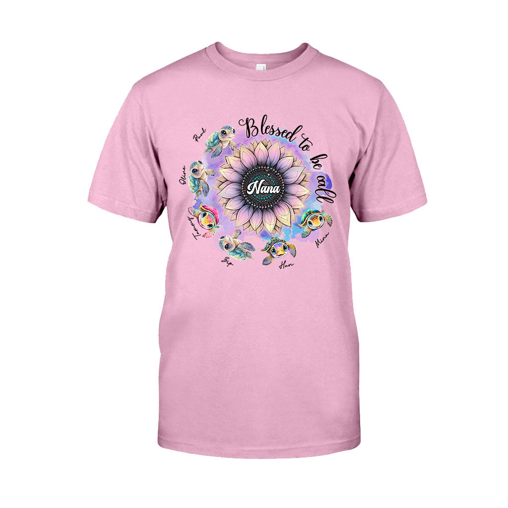 Gesegnet, Oma genannt zu werden – Personalisiertes Oma-T-Shirt und Hoodie