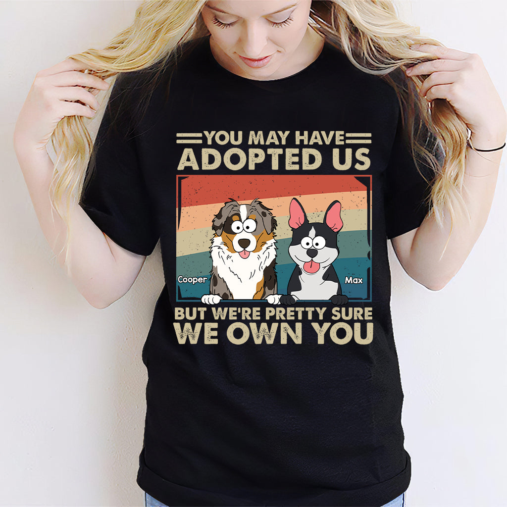 Ich bin mir ziemlich sicher, dass du mir gehörst – Personalisiertes Hunde-T-Shirt und Hoodie