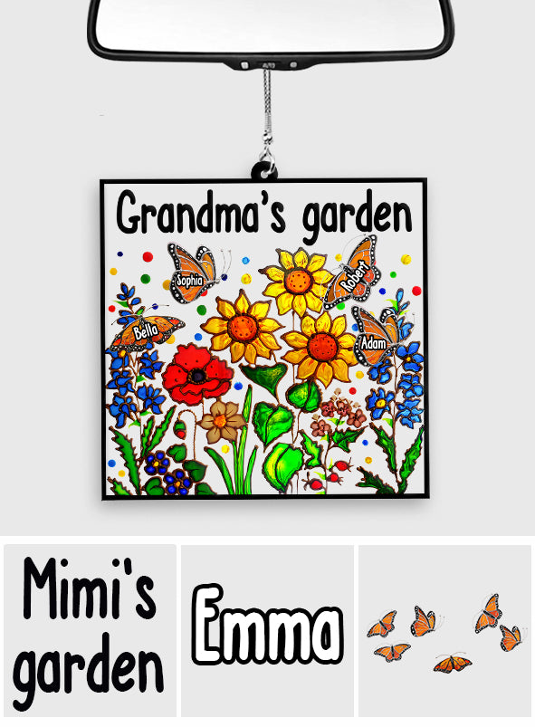 Omas Garten mit Schmetterling – Personalisierter transparenter Autoanhänger „Oma“