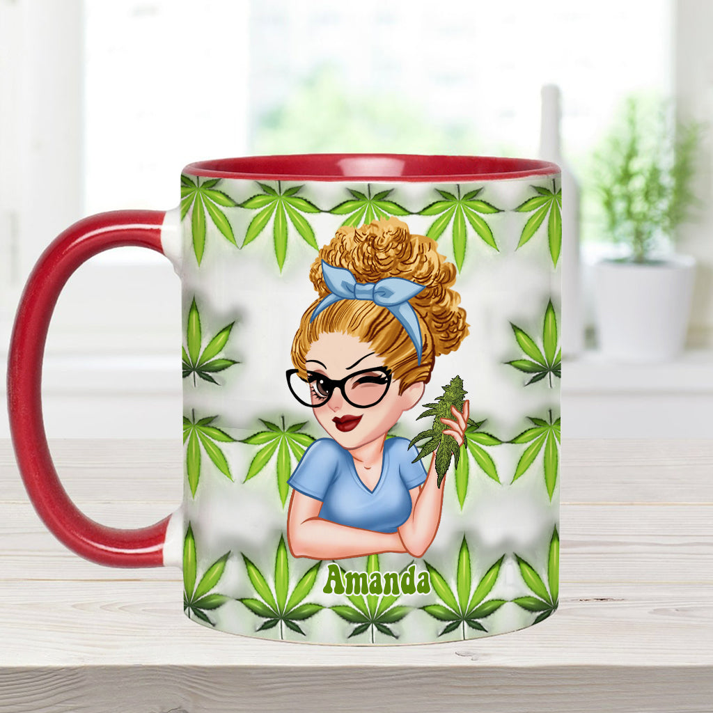 Hübsche kleine Kifferin – personalisierte Tasse mit Cannabis-Akzent