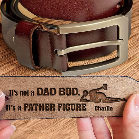 Es ist kein „Dad Bod“, es ist eine Vaterfigur – personalisierter Ledergürtel für Väter