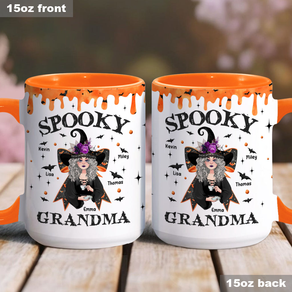 Gruselig – Beliebiger Titel – Personalisierte Tasse mit Oma-Akzent