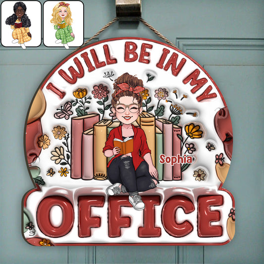 Ich bin im Büro – personalisiertes Buchschild aus Holz in individueller Form