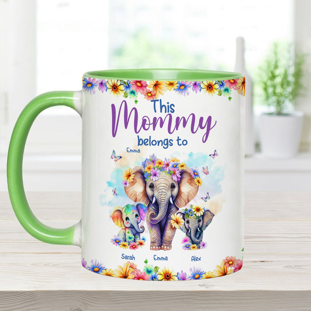 Elefanten – Diese Mama gehört zu uns – Personalisierte Tasse mit Muttermotiv