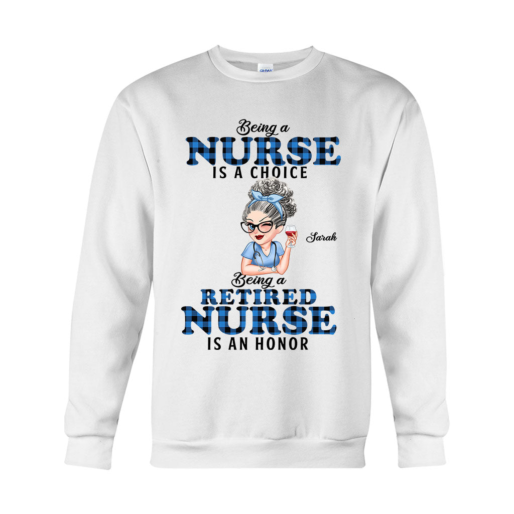 Als pensionierte Krankenschwester eine Ehre zu sein – personalisiertes T-Shirt und Hoodie für Krankenschwestern