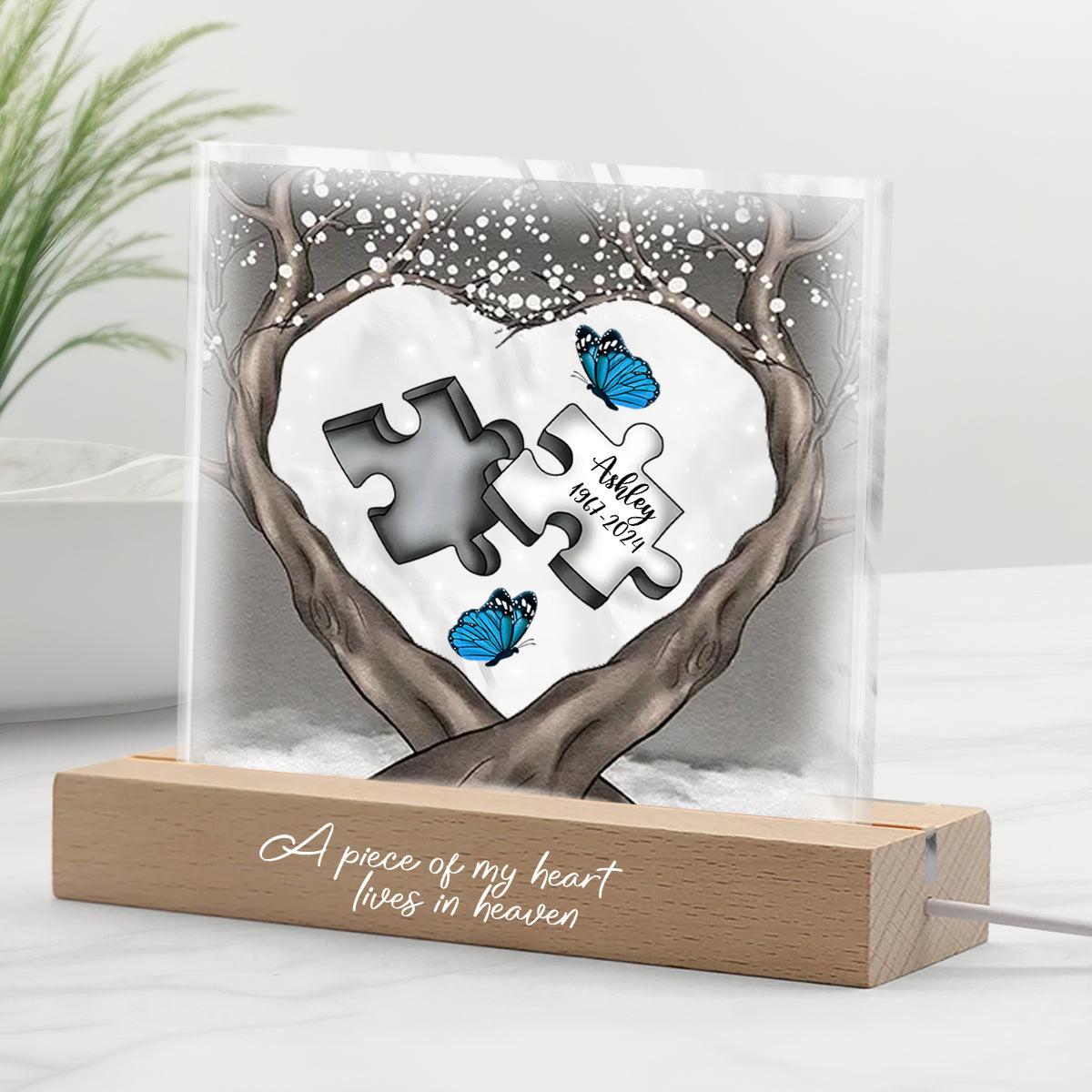 Ein Teil meines Herzens lebt im Himmel – Personalisierte LED-Nachtleuchte in Gedenkform