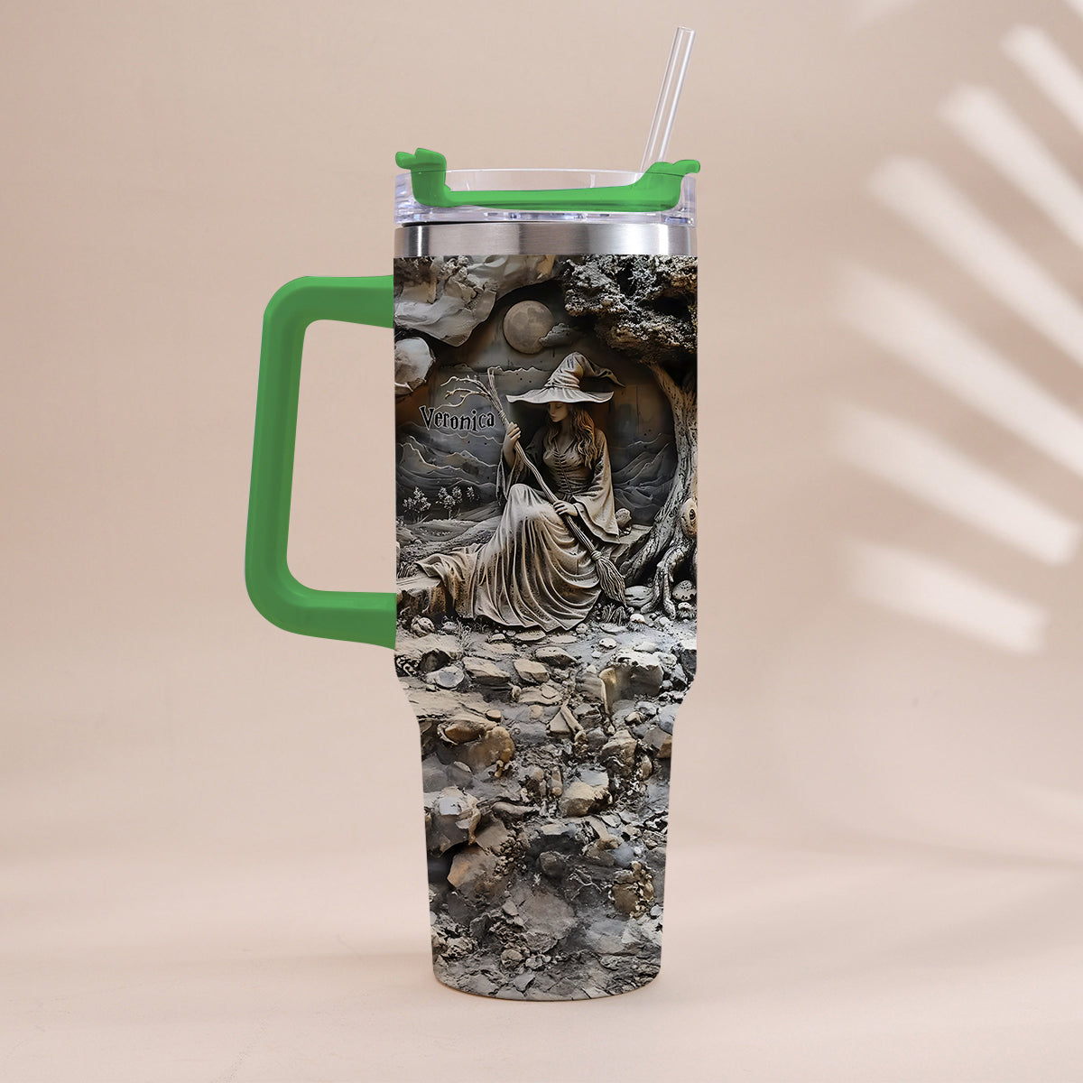 Wunderschöne Hexe – personalisierter Hexenbecher mit Henkel