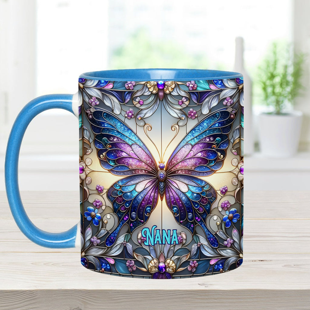 Oma Schmetterling – Personalisierte Tasse mit Oma-Akzent
