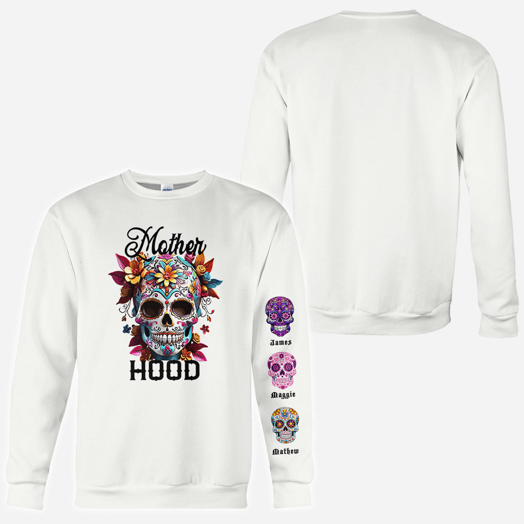 Gruselige Mama – Personalisiertes Totenkopf-Shirt