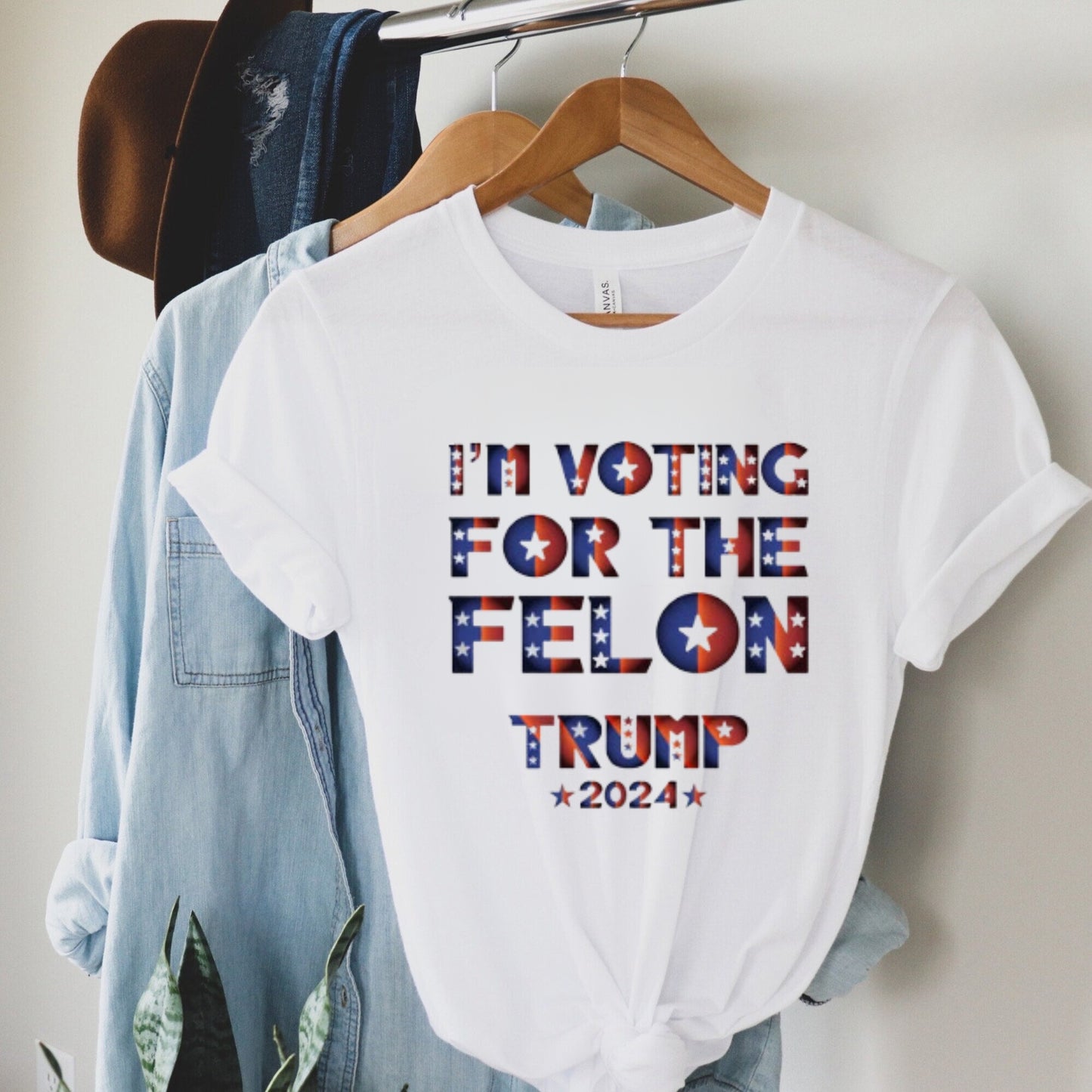 Ich wähle den Verbrecher, Trump 2024 Shirt, Wahlshirt 2024, Solidarität mit Trump Shirt, Wählt den Verbrecher T-Shirt & Hoodie