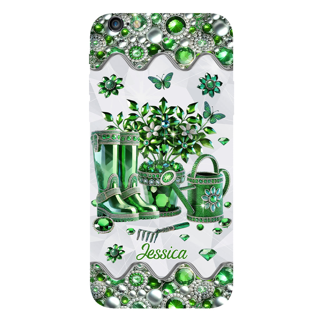 Einfach ein Mädchen, das Gartenarbeit liebt – Personalisierte Handyhülle mit Gartenmotiv