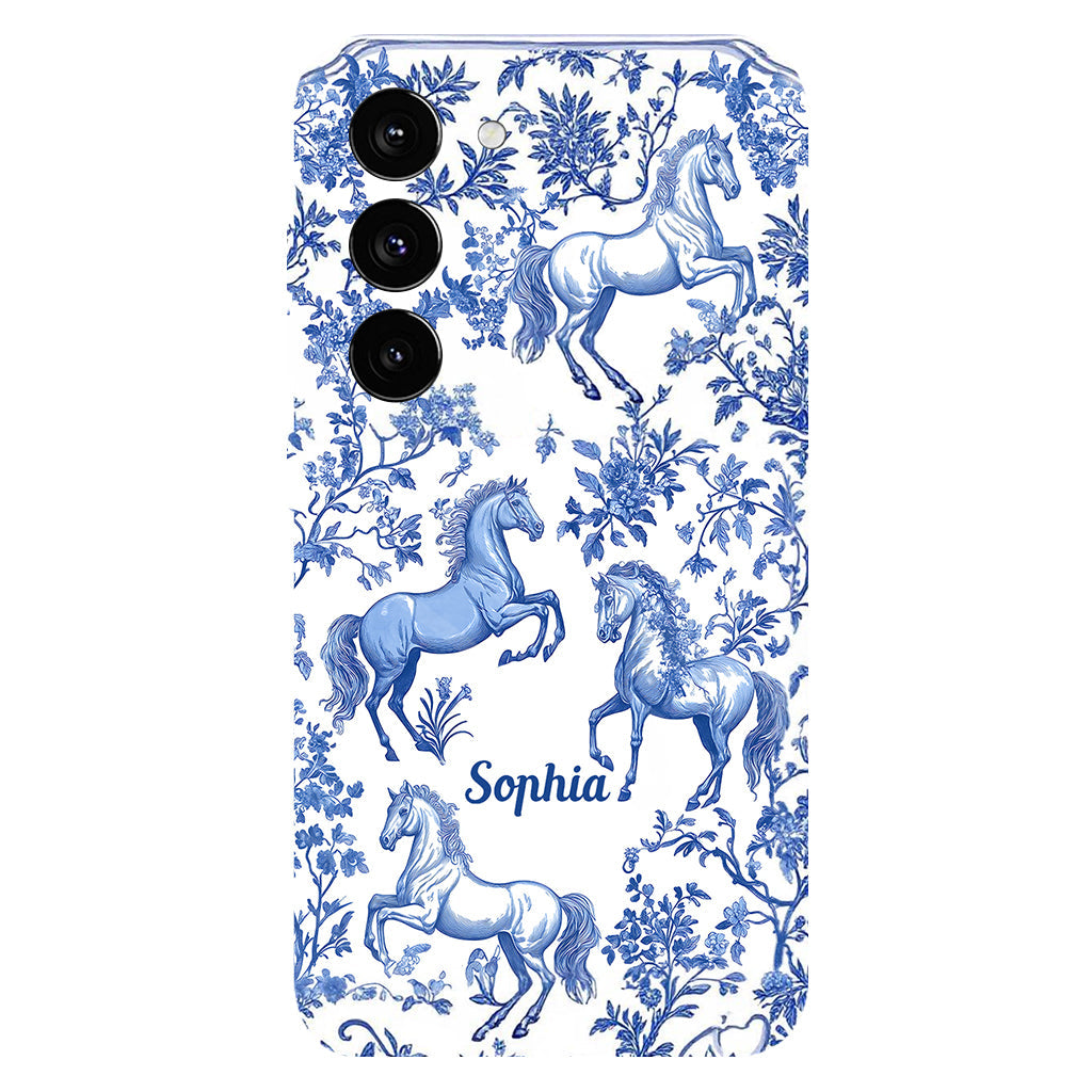 Handyhülle mit Pferdemotiv in Blau und Weiß (Toile de Jouy) – Personalisierte Handyhülle mit Pferdemotiv und Volldruck