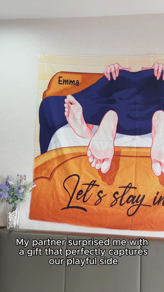 Lasst uns im Bett bleiben – personalisierter Wandteppich für Paare