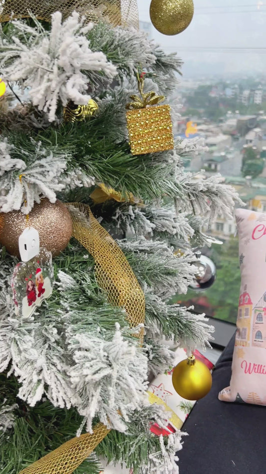 Fröhliche Weihnachten in Poundtown – Geschenk für Ehemann, Freund, Freundin – Personalisiertes Dekokissen