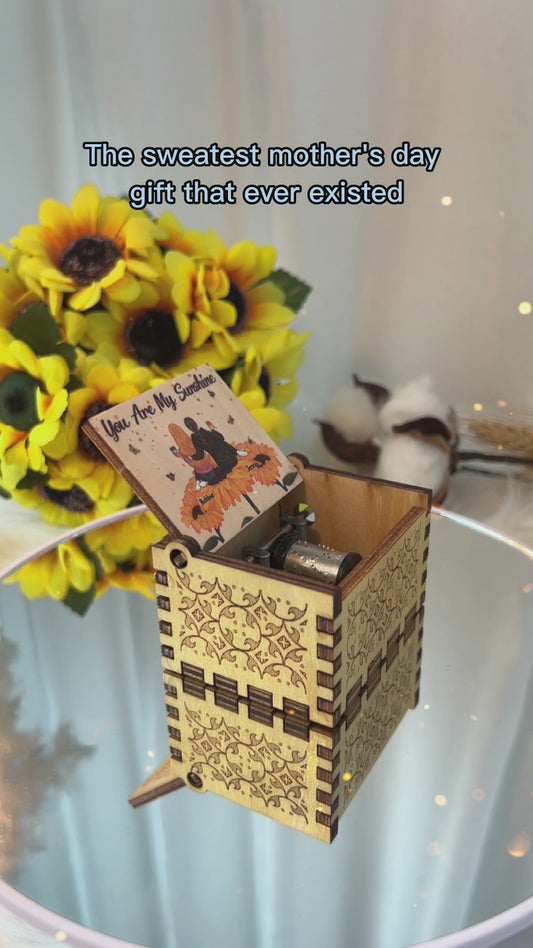 Du bist mein Sonnenschein – Personalisierte Muttertags-Spieluhr mit Handkurbel