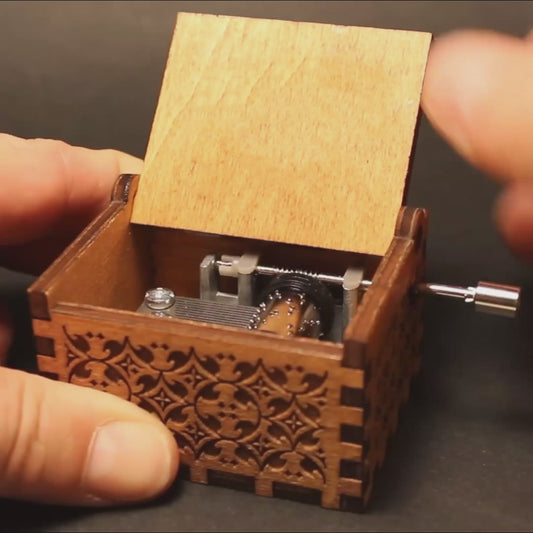 Liebe es, eine Oma zu sein – Personalisierte Muttertags-Spieluhr mit Handkurbel für Oma