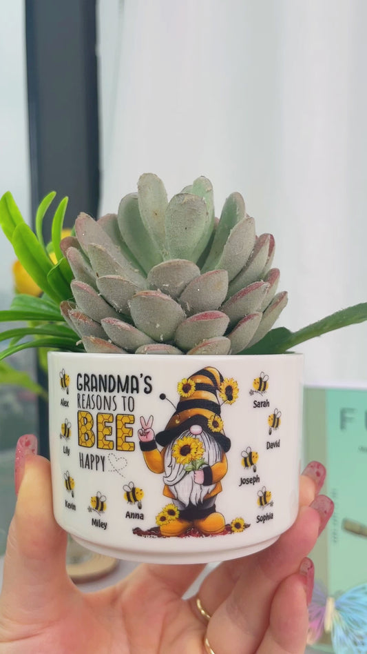 Oma hat Grund zur Freude – personalisierter Keramik-Blumentopf für Oma