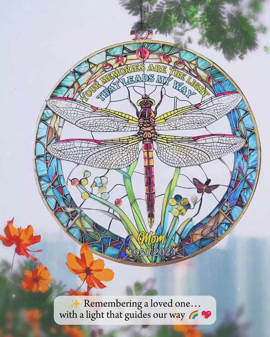 Deine Erinnerungen sind das Licht, das mir den Weg weist – Personalisierter Gedenk-Fensterhänger als Sonnenfänger 