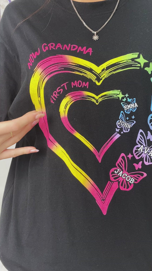 Beliebiger Titel für Mutter und Oma, Doppelherz, bunt - Personalisiertes Oma-T-Shirt und Hoodie