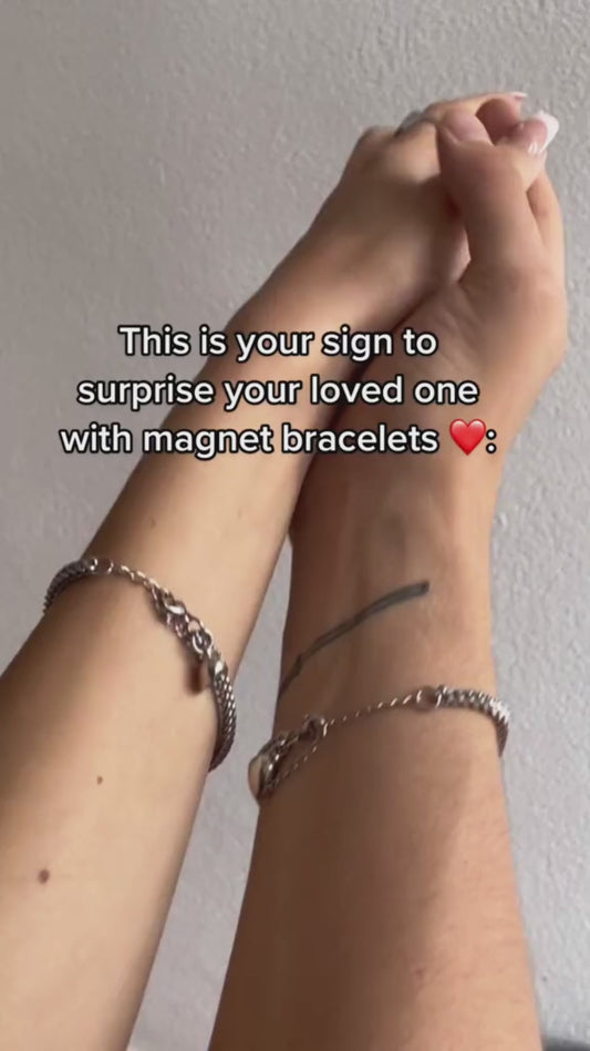 Beliebiger Name - Personalisiertes, graviertes Magnetarmband für Paare