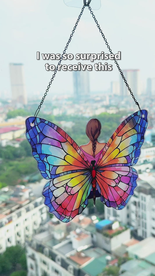 Butterfly Girl – Personalisierter Schmetterlings-Fensterhänger als Sonnenfänger 