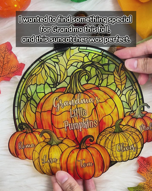 Omas kleine Kürbisse – Beliebiger Titel – Personalisierter Oma-Fensterhänger-Sonnenfänger 