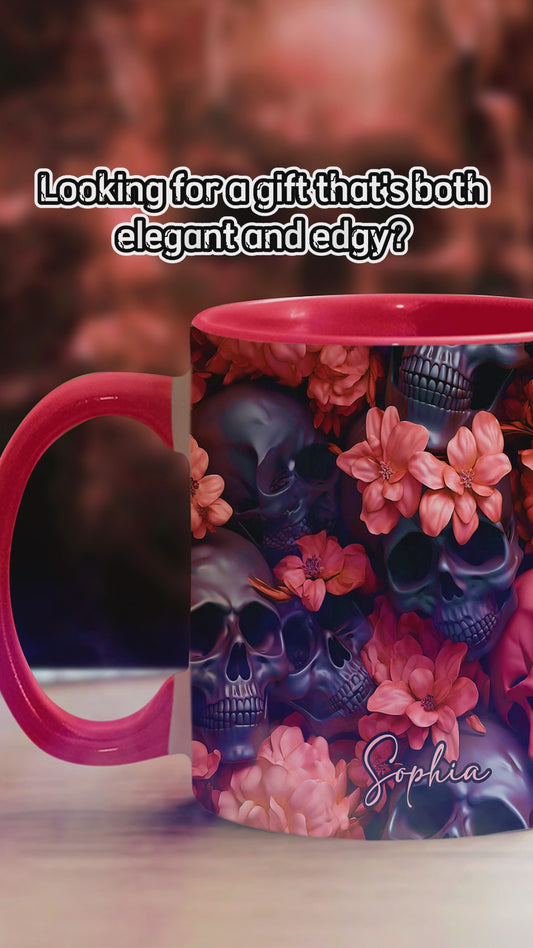 Personalisierte Tasse mit Totenkopf-Akzenten: Rosa Blumen, schwarze Totenköpfe
