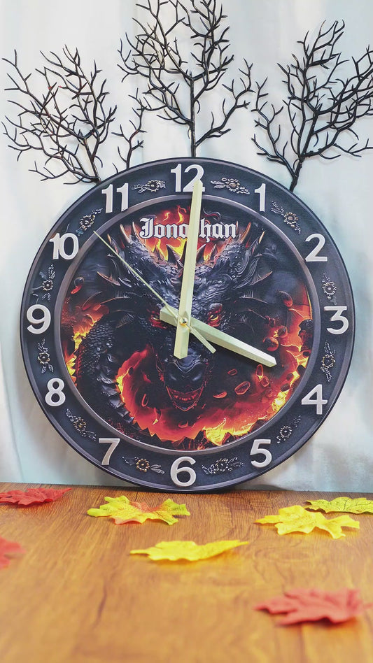 Vulkanischer Drache – Personalisierte Drachen-Wanduhr