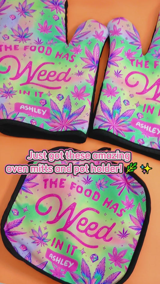Das Essen enthält Cannabis – Personalisierte Topflappen und Ofenhandschuhe mit Cannabis-Motiv
