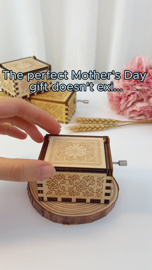 You Are My Sunshine - Personalized Mother's Day Mother Hand Crank Music Box