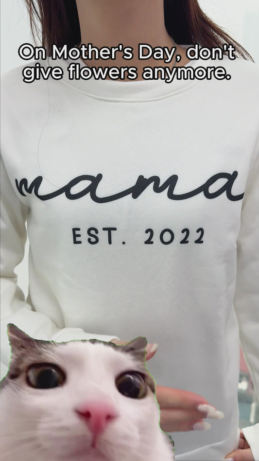 Mama Est. Kids Kindernamen auf den Ärmeln - Personalisiertes Mutter-Shirt mit Rundumdruck