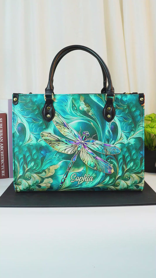 Wunderschöne Libelle – personalisierte Libellen-Lederhandtasche