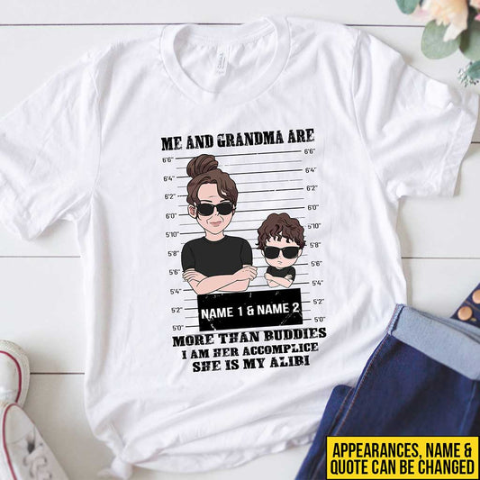 Komplize und Alibi – Personalisiertes Muttertags-T-Shirt und Hoodie für Oma