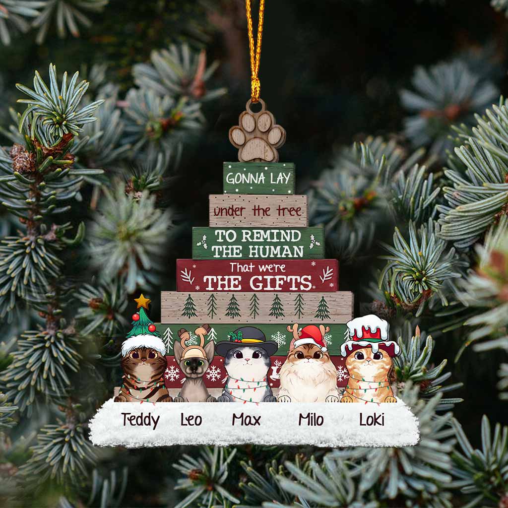 Ich werde unter dem Baum liegen – personalisierter Weihnachtsschmuck in Katzenform