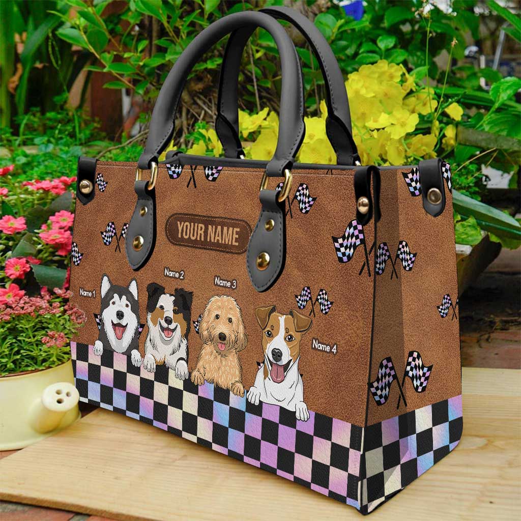 Racing Girls And Her Dogs - Personalisierte Rennlederhandtasche