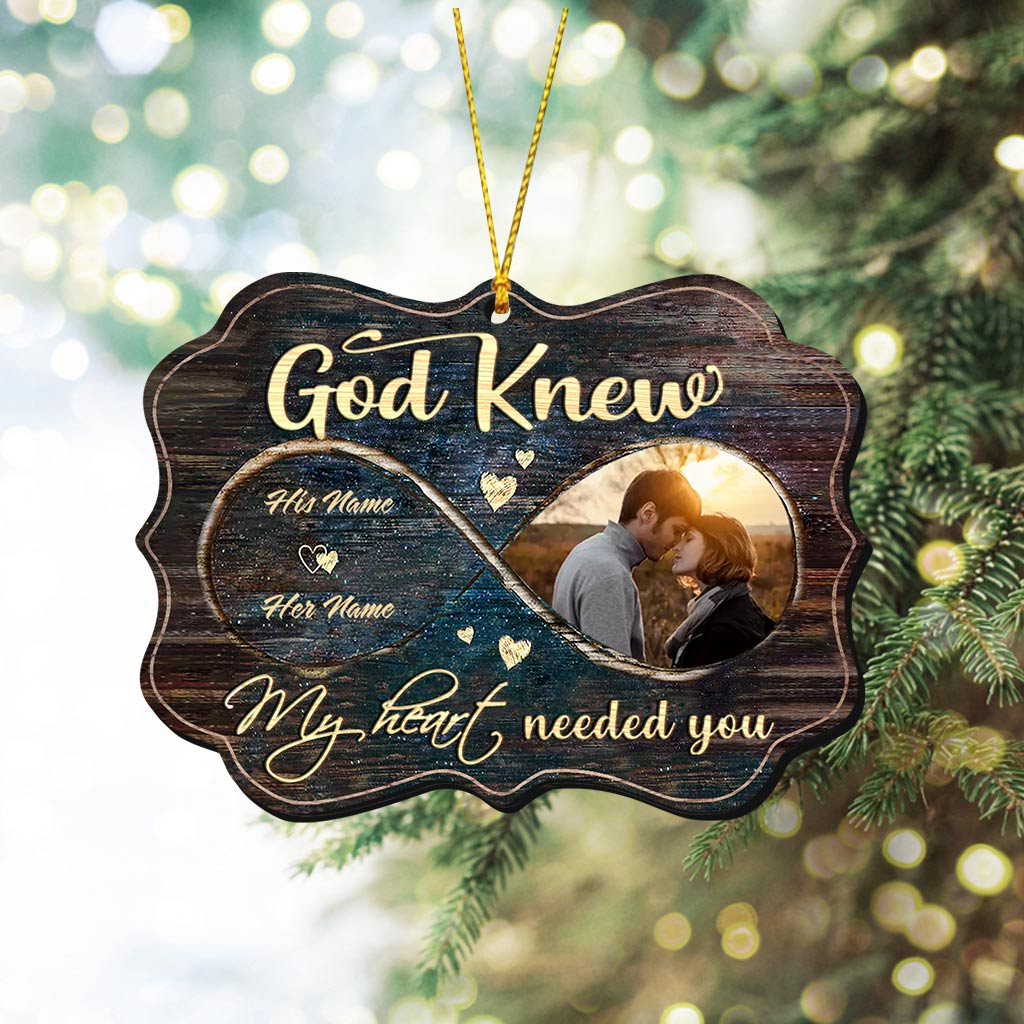 Gott wusste, dass mein Herz dich brauchte – Personalisierter Weihnachtsschmuck für Paare (beidseitig bedruckt)