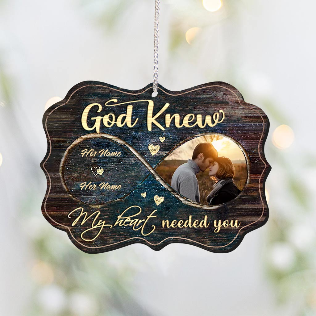 Gott wusste, dass mein Herz dich brauchte – Personalisierter Weihnachtsschmuck für Paare (beidseitig bedruckt)