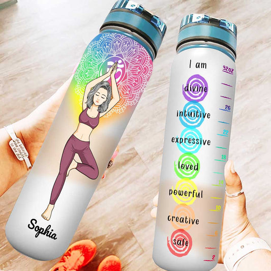 Ich bin göttlich, intuitiv, ausdrucksstark und geliebt – personalisierte Yoga-Wasserflasche mit Tracker