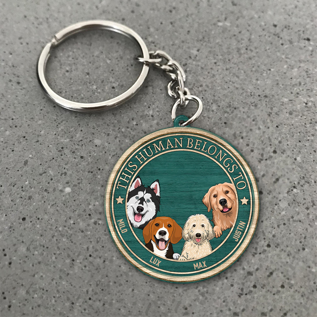 Dieser Mensch gehört zu – Personalisierter Hunde-Schlüsselanhänger (beidseitig bedruckt)