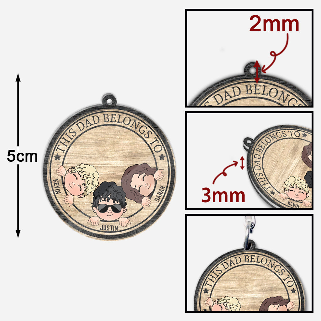 Dieser Papa gehört zu – personalisierter Vatertags-Schlüsselanhänger (beidseitig bedruckt)