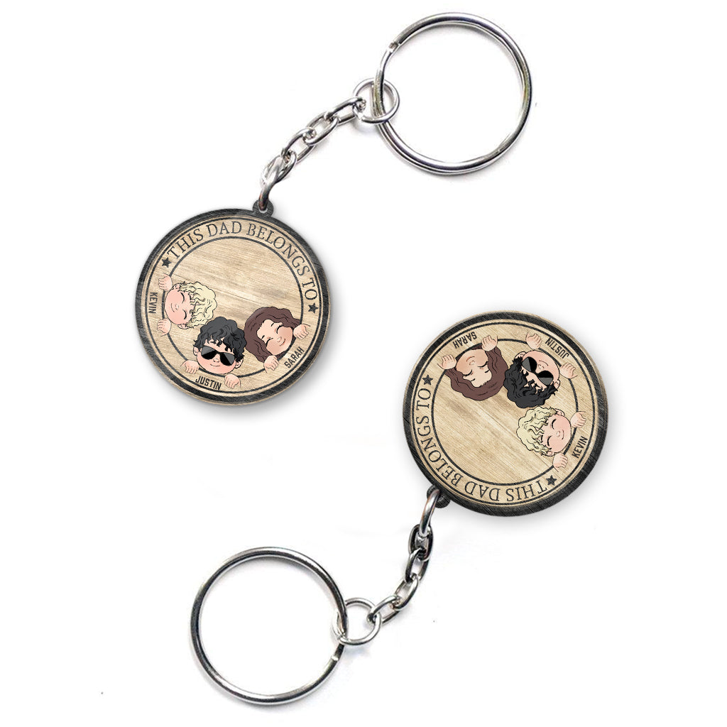 Dieser Papa gehört zu – personalisierter Vatertags-Schlüsselanhänger (beidseitig bedruckt)