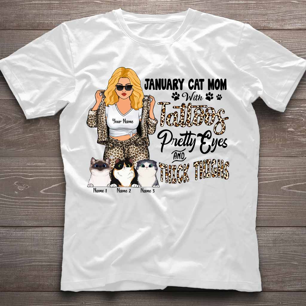 Katzenmama mit Tattoos, hübschen Augen und kräftigen Oberschenkeln – personalisiertes Muttertags-T-Shirt und Hoodie mit Katzenmotiv