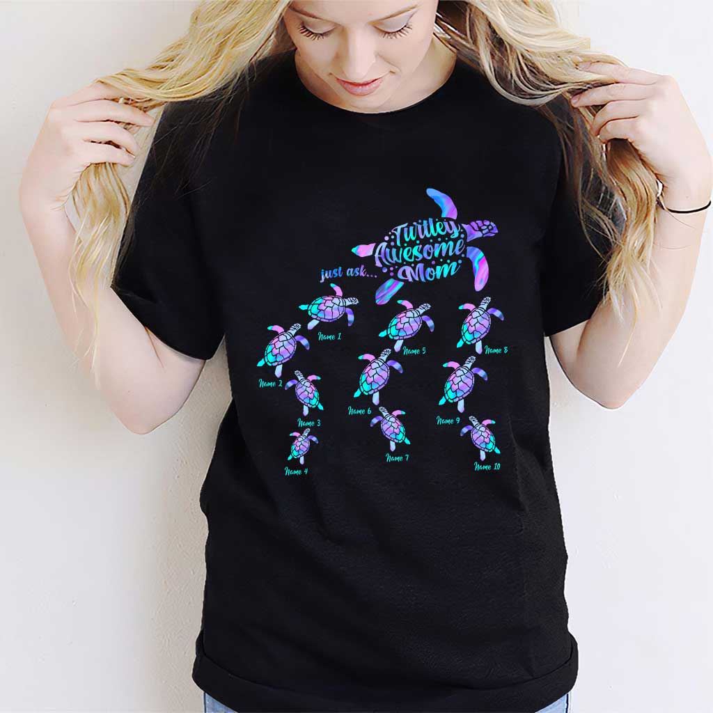 Personalisiertes T-Shirt und Hoodie „Turtley Awesome Mom“