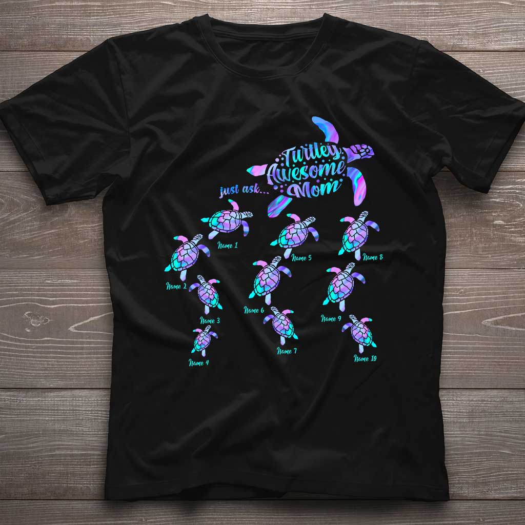 Personalisiertes T-Shirt und Hoodie „Turtley Awesome Mom“