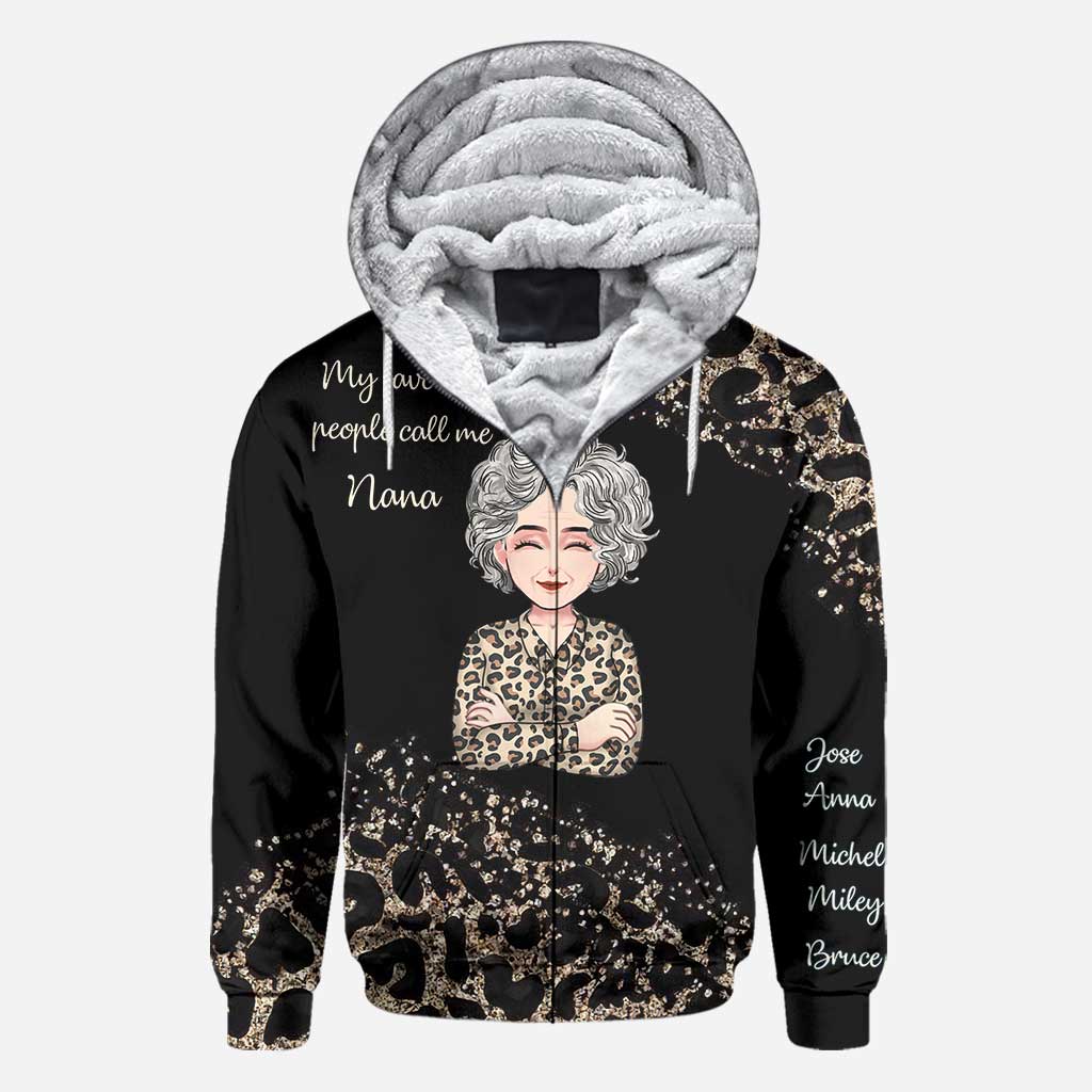 Meine Lieblingsmenschen – Personalisiertes Muttertags-T-Shirt und Hoodie mit dem Aufdruck „Oma“.